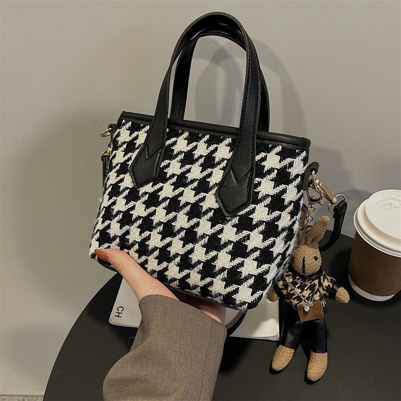 Houndstooth Portable Bag